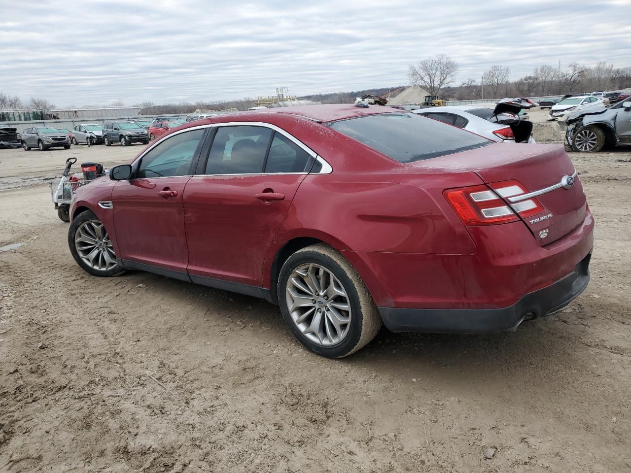 2014 Ford Taurus - Image 2