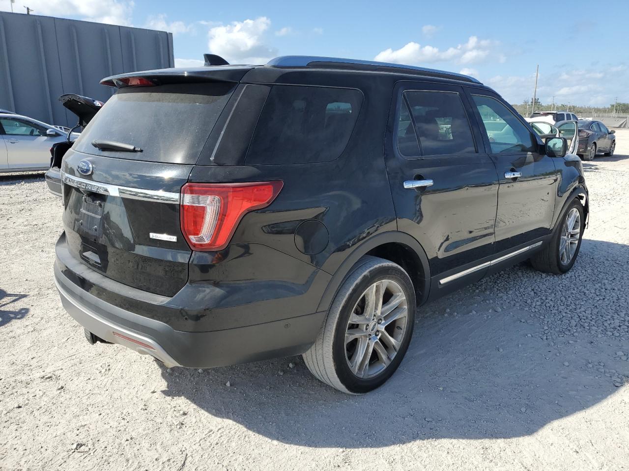 2017 Ford Explorer - Image 3