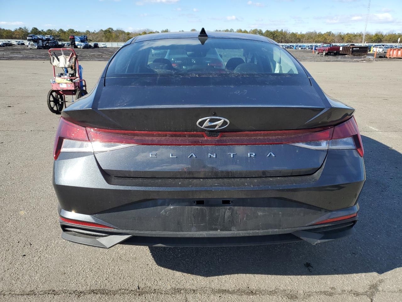 2022 Hyundai Elantra - Image 6