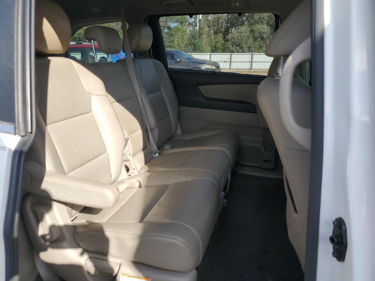 2012 Honda Odyssey - Image 11