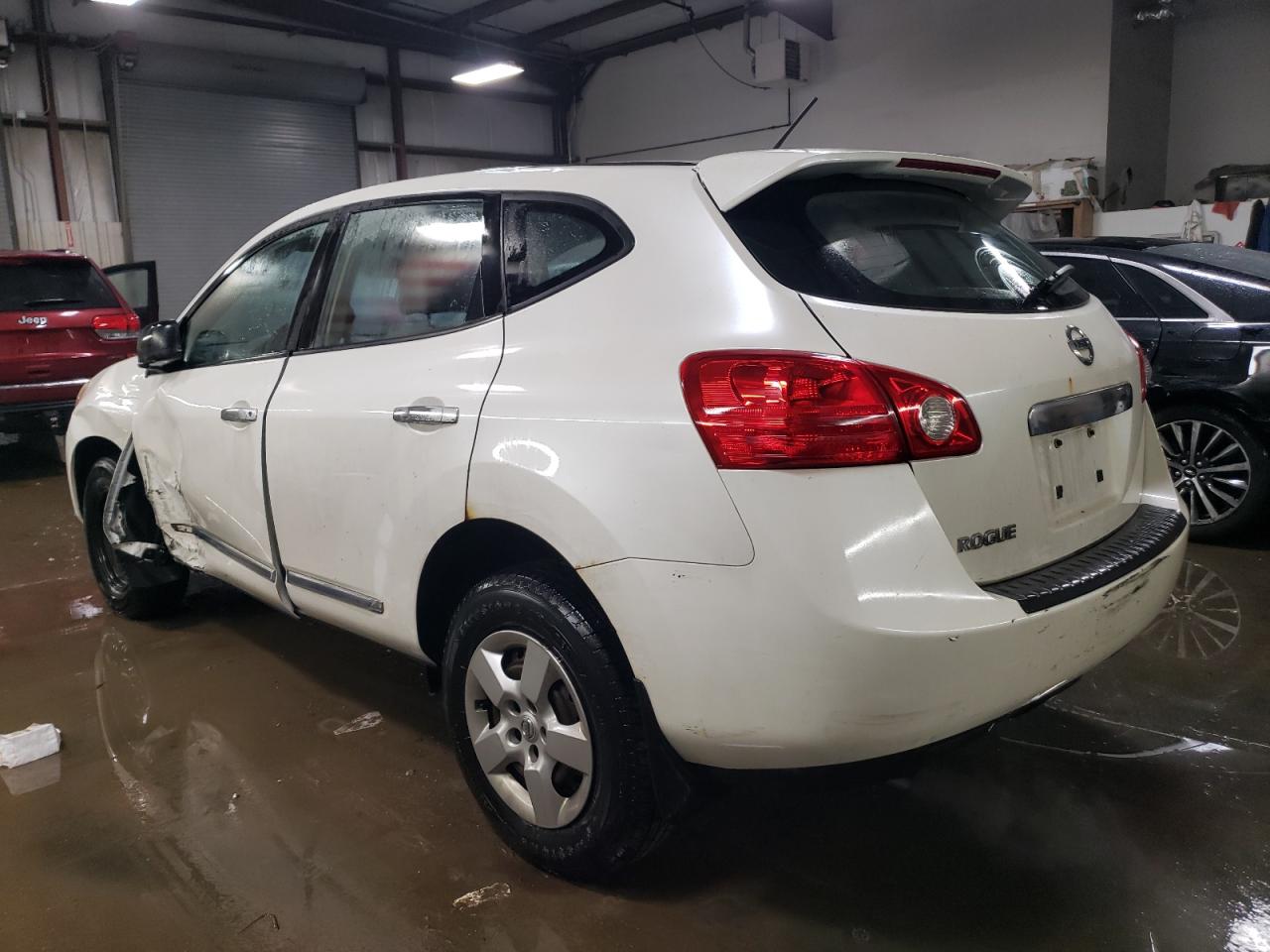 2011 Nissan Rogue - Image 2