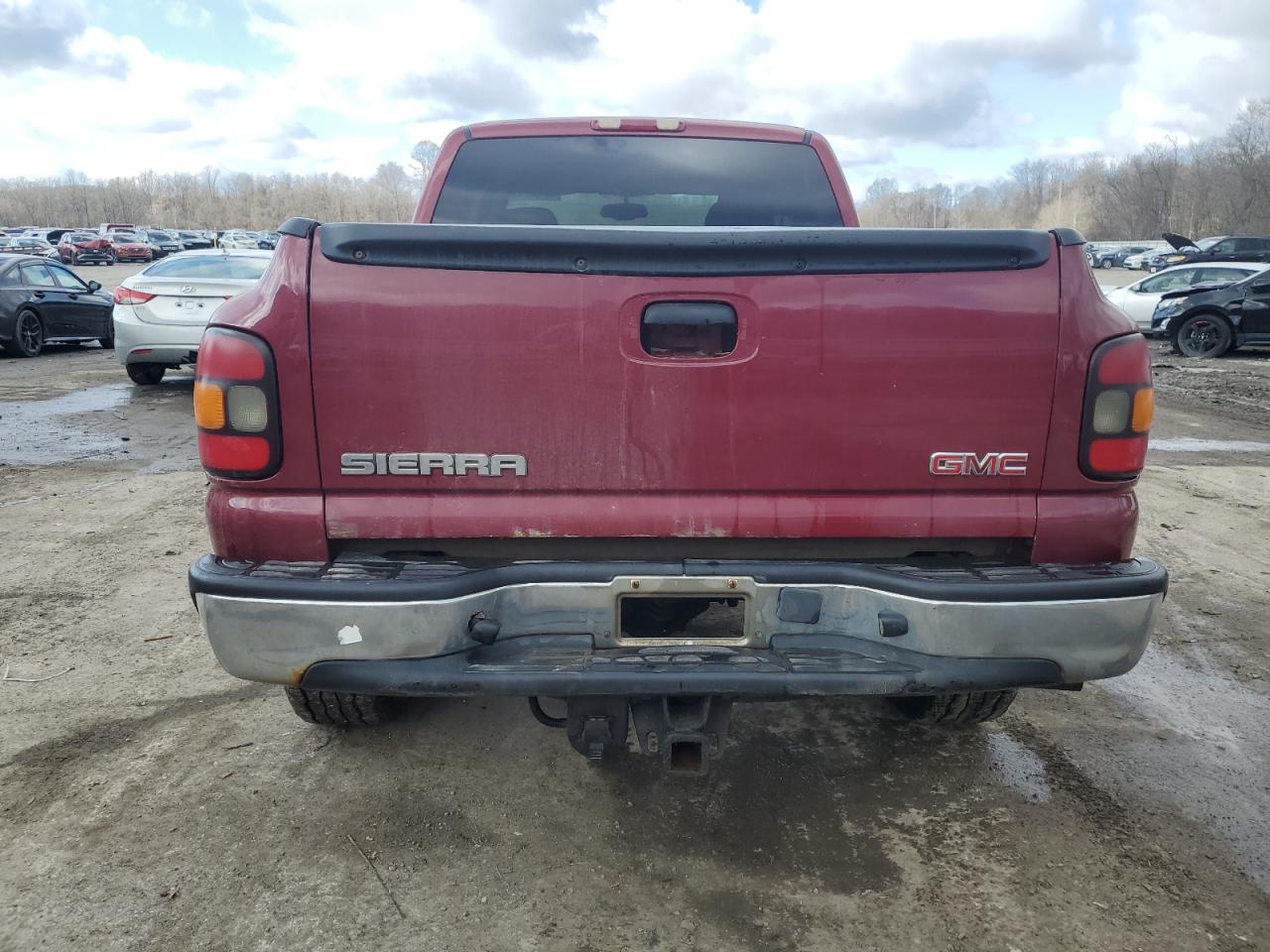 2004 GMC Sierra - Image 6