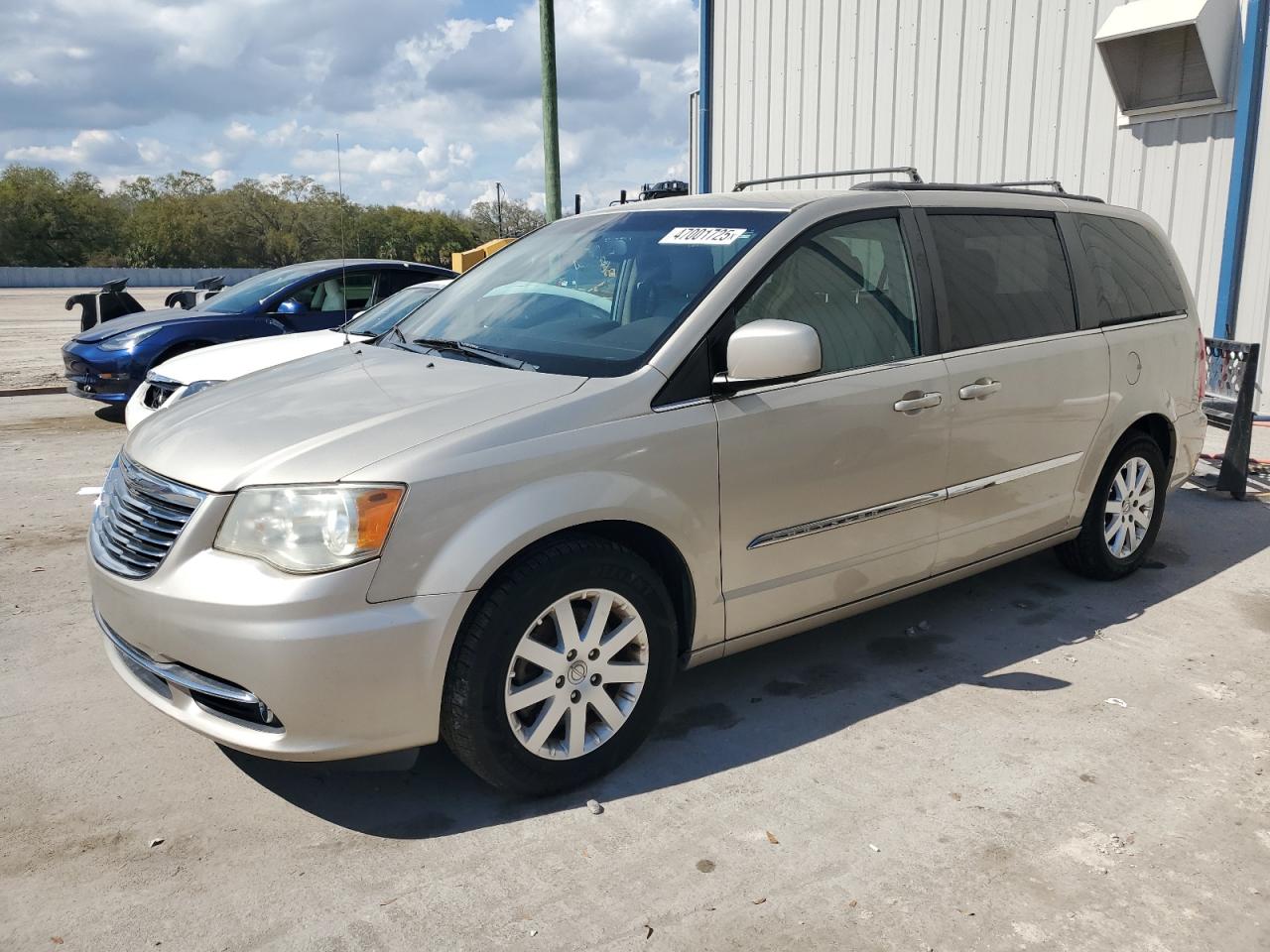 2014 Chrysler Town & Country - Image 1