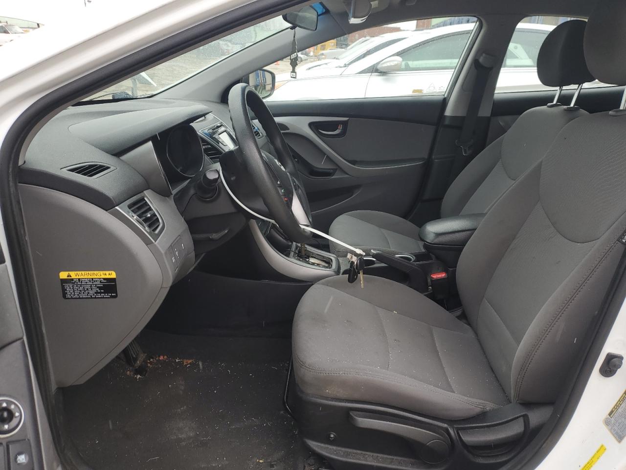 2015 Hyundai Elantra - Image 7