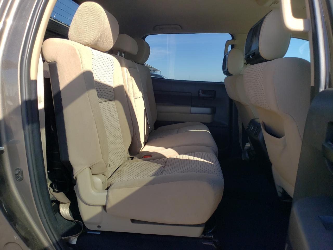 2012 Toyota Tundra - Image 10