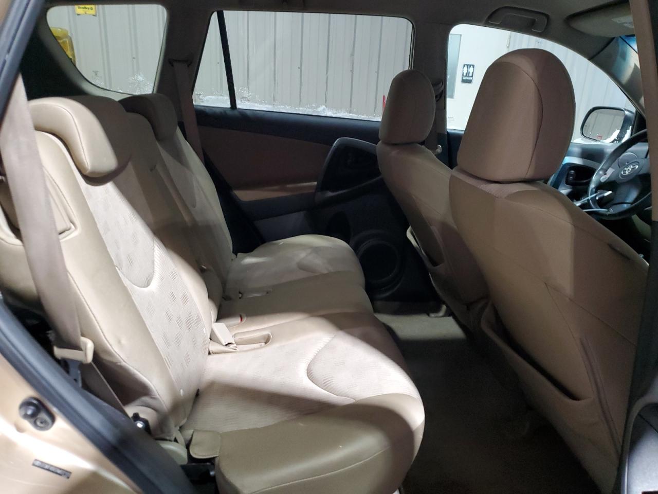 2010 Toyota RAV 4 - Image 12