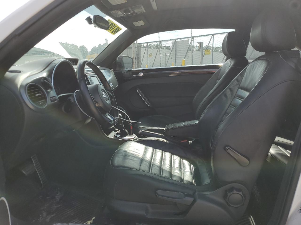 2013 Volkswagen Beetle - Image 7