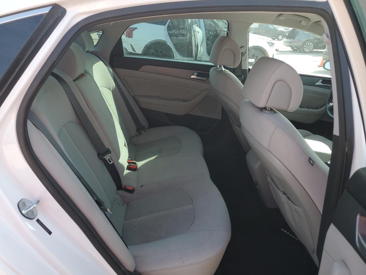 2015 Hyundai Sonata - Image 10