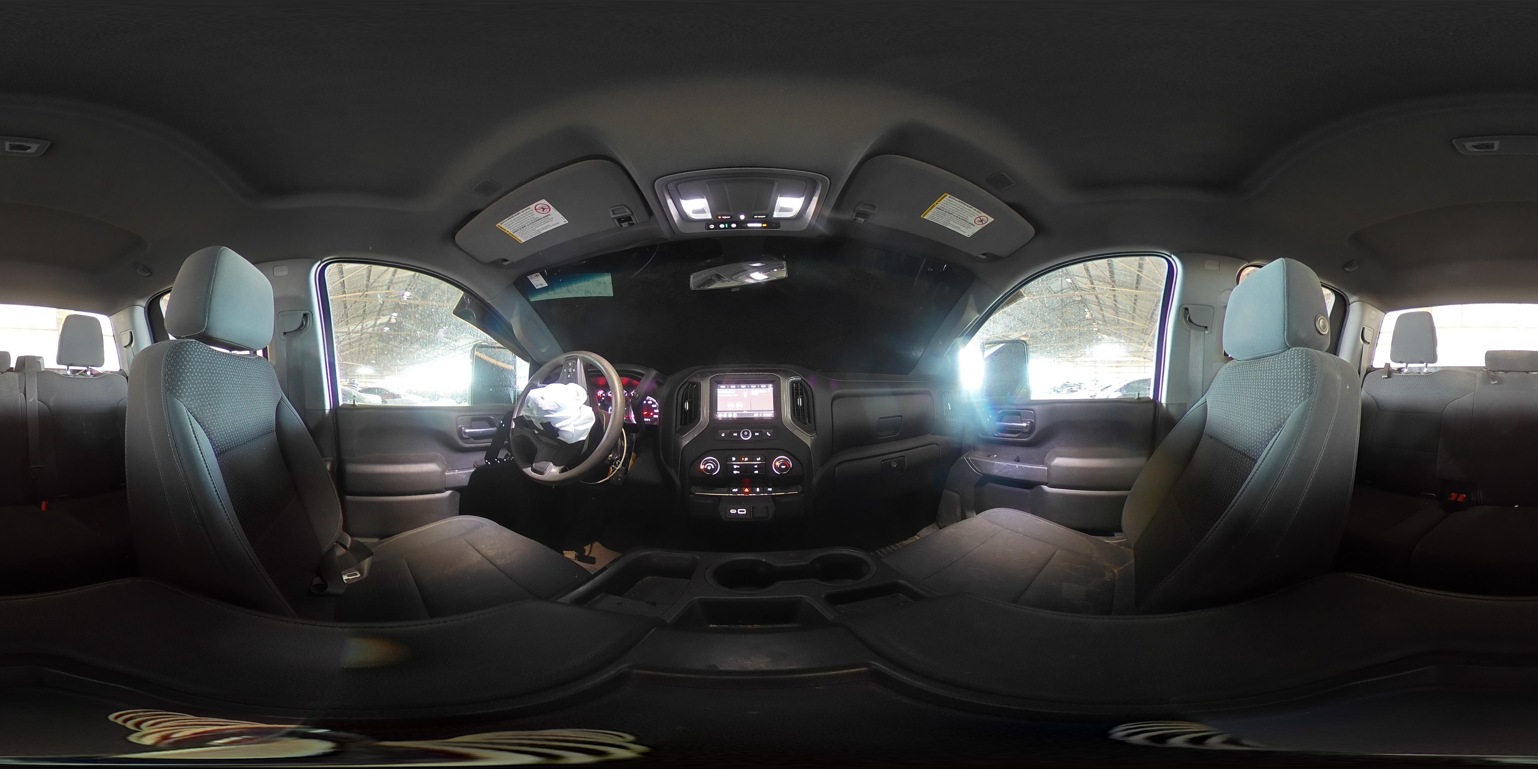 2022 Chevrolet Silverado - Image 13