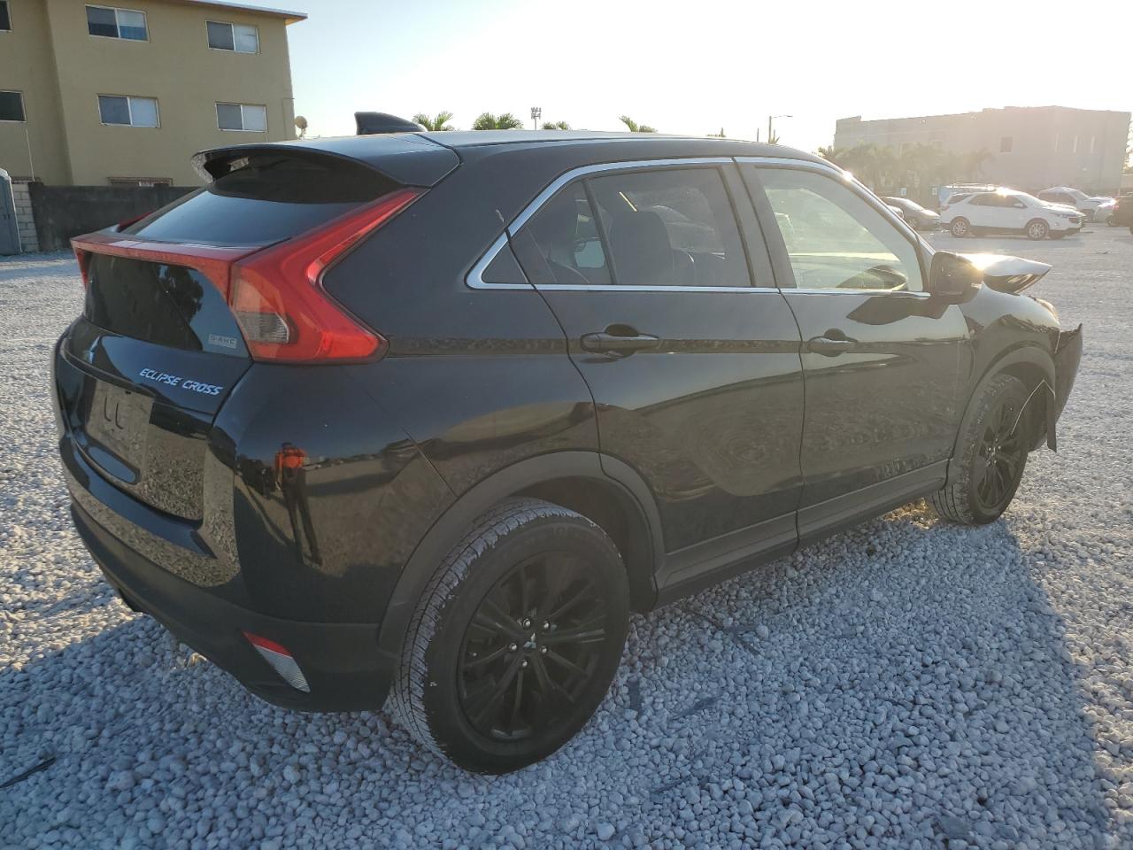 2019 Mitsubishi Eclipse - Image 3