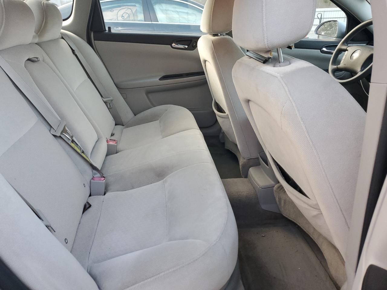 2006 Chevrolet Impala - Image 11