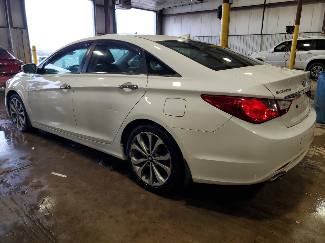 2013 Hyundai Sonata - Image 2
