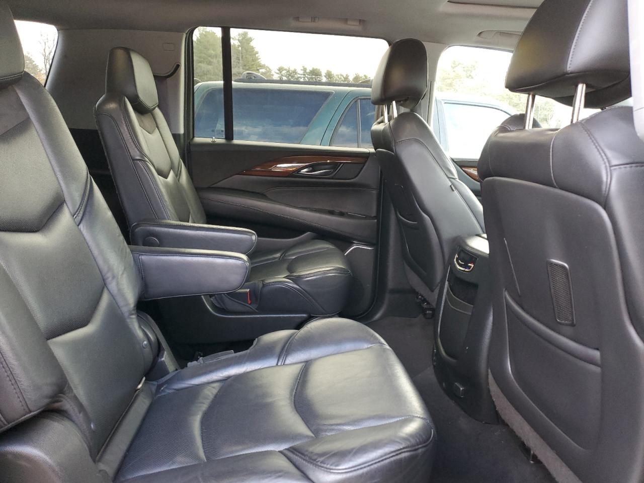 2017 Cadillac Escalade - Image 11