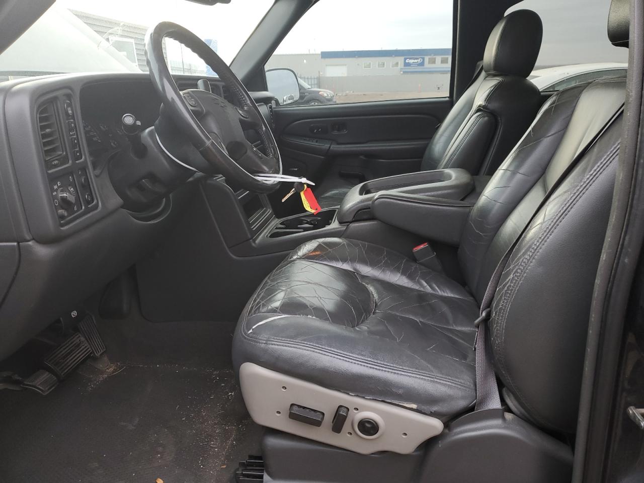 2004 Chevrolet Avalanche - Image 7