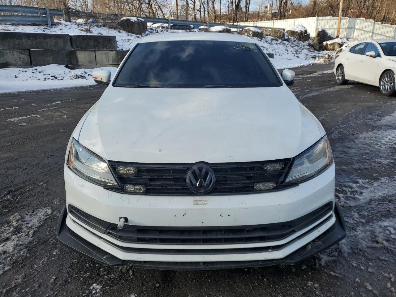 2017 Volkswagen Jetta - Image 5