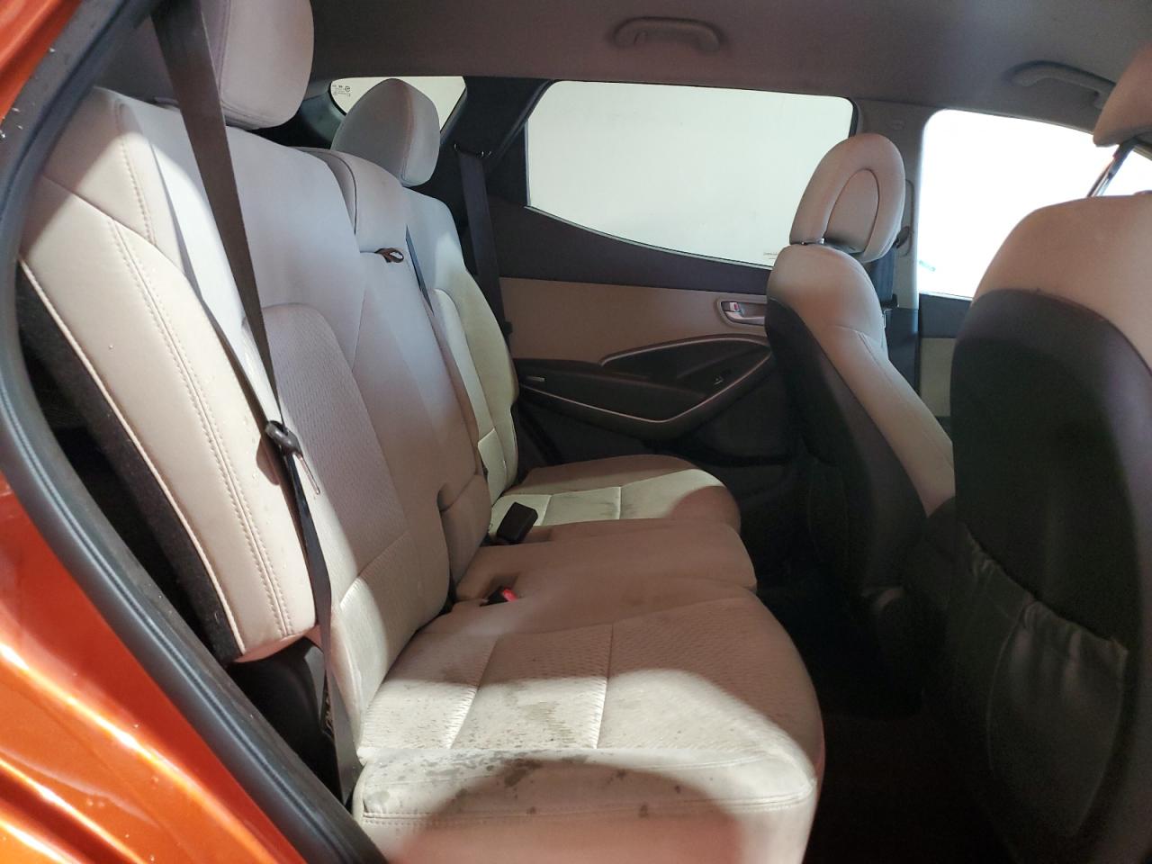 2014 Hyundai Santa Fe - Image 11