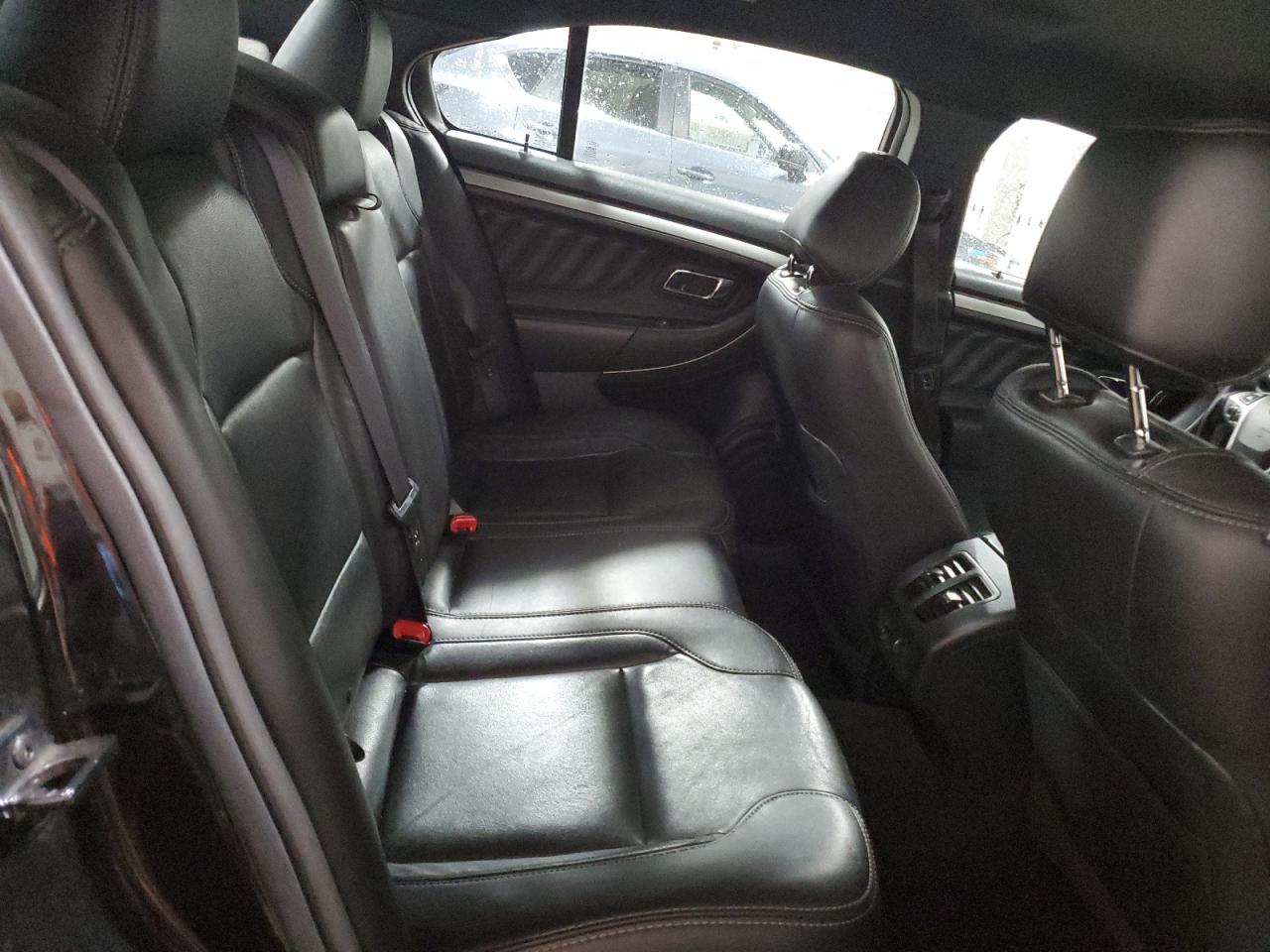 2013 Ford Taurus - Image 10