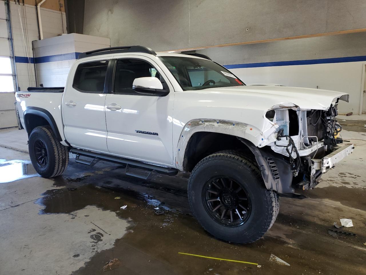 2019 Toyota Tacoma - Image 4