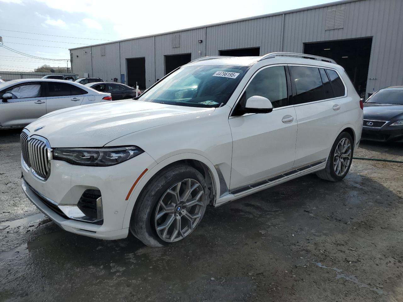 2020 BMW X7 - Image 1
