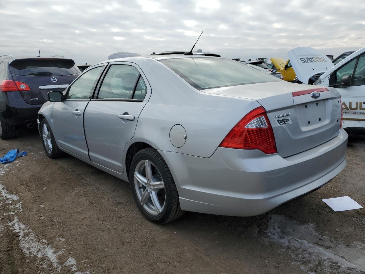 2010 Ford Fusion - Image 2