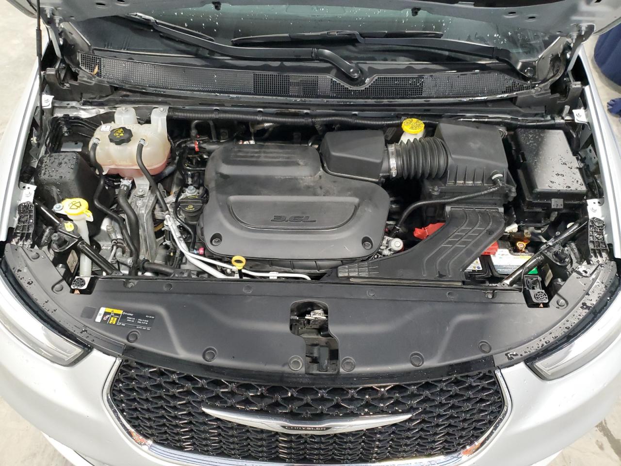 2022 Chrysler Pacifica - Image 12