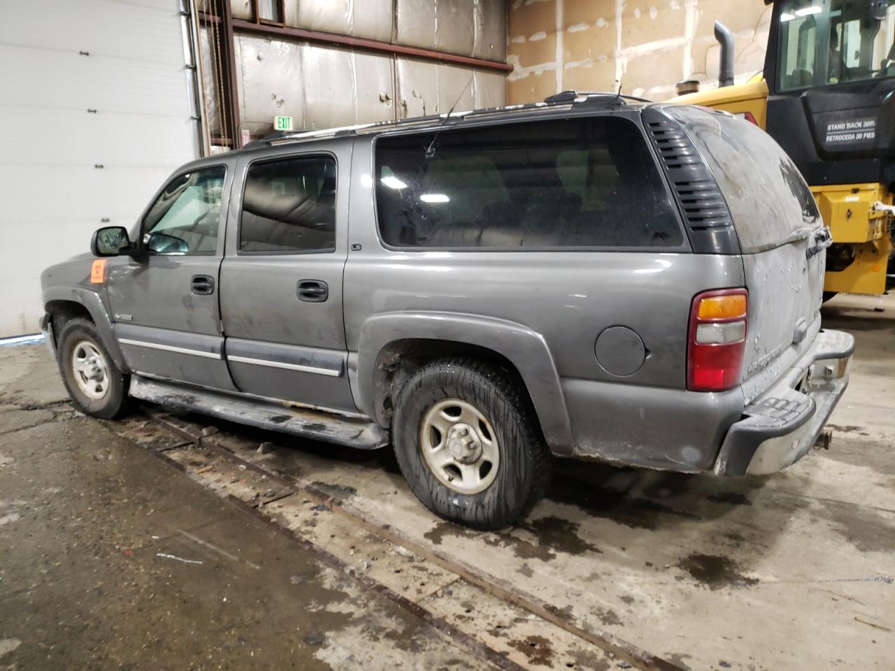 2001 Chevrolet Suburban - Image 2