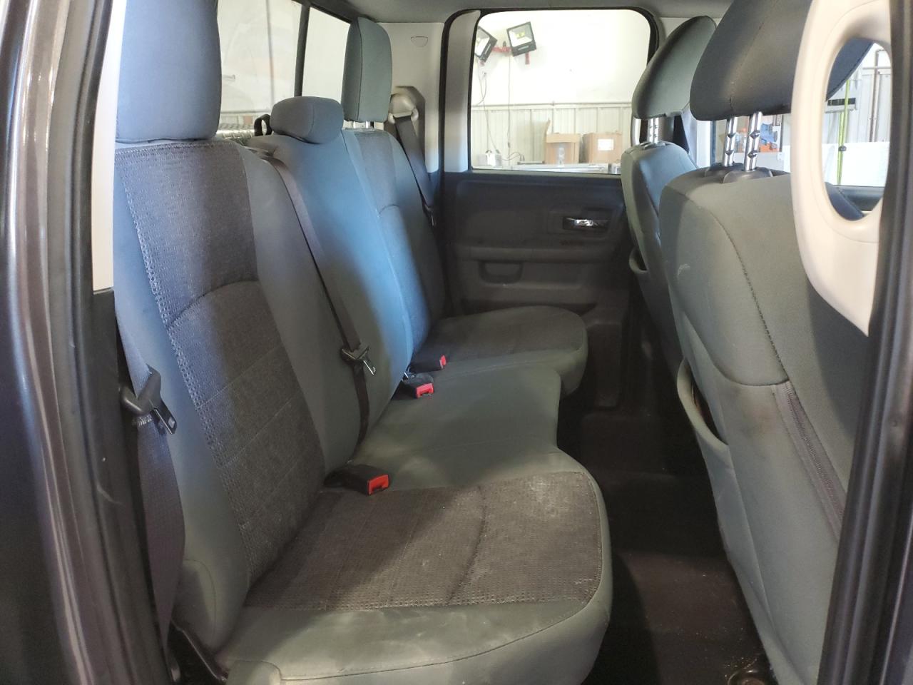 2016 RAM 1500 - Image 10