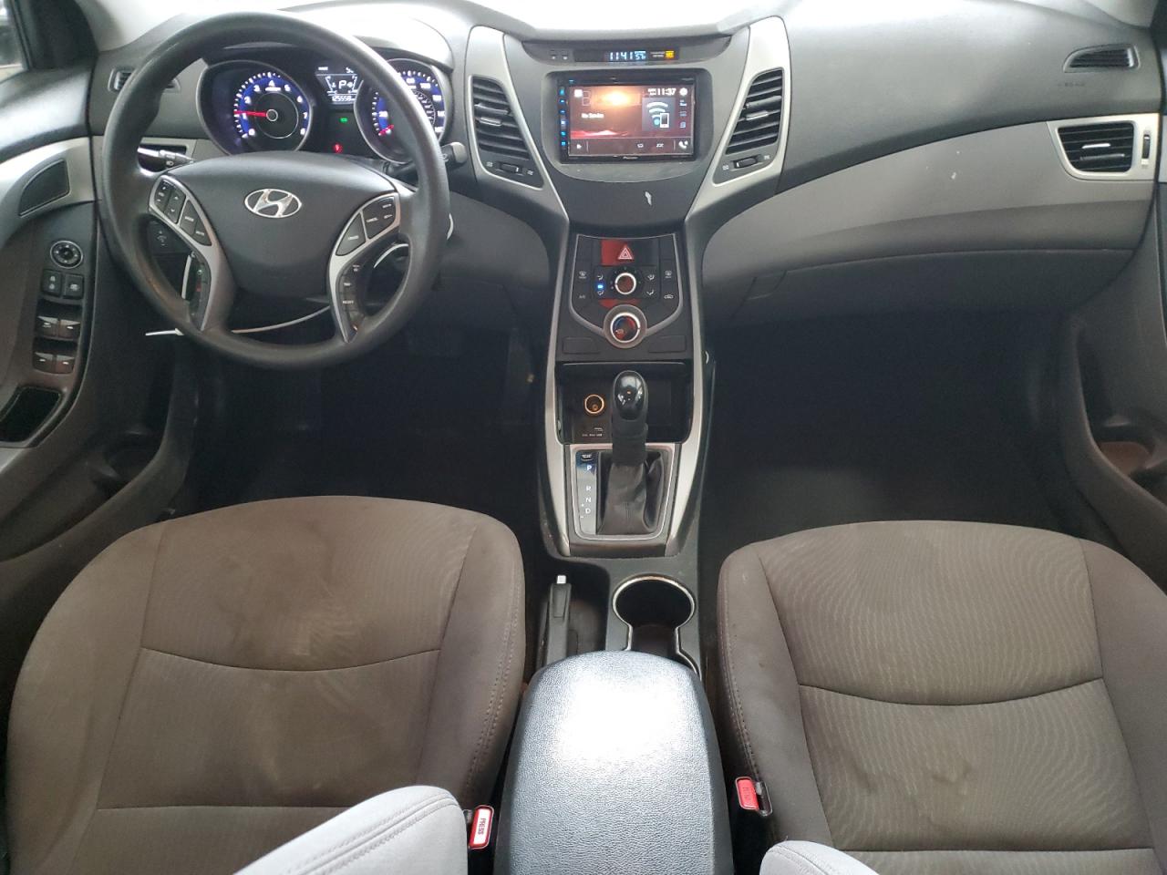 2015 Hyundai Elantra - Image 8