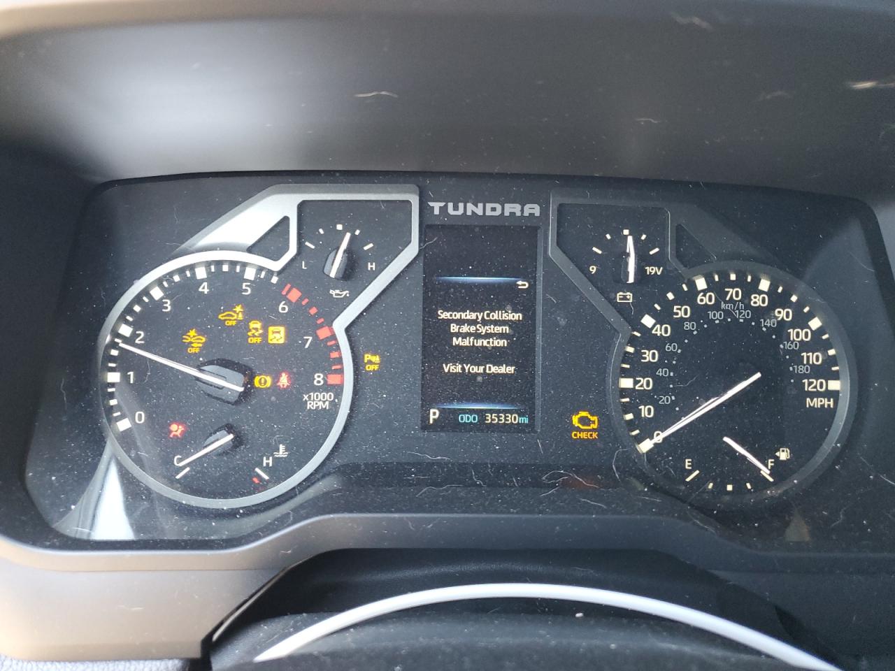 2022 Toyota Tundra - Image 9