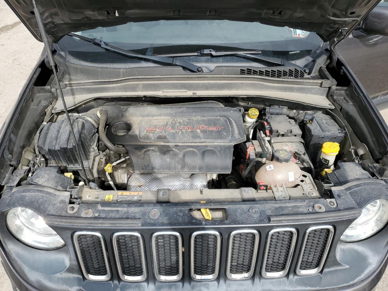 2016 Jeep Renegade - Image 12