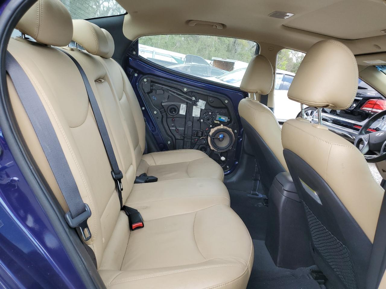 2013 Hyundai Elantra - Image 10