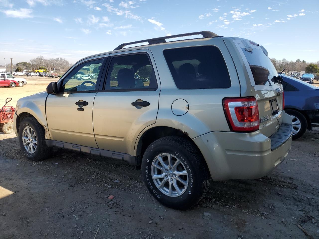 2010 Ford Escape - Image 2
