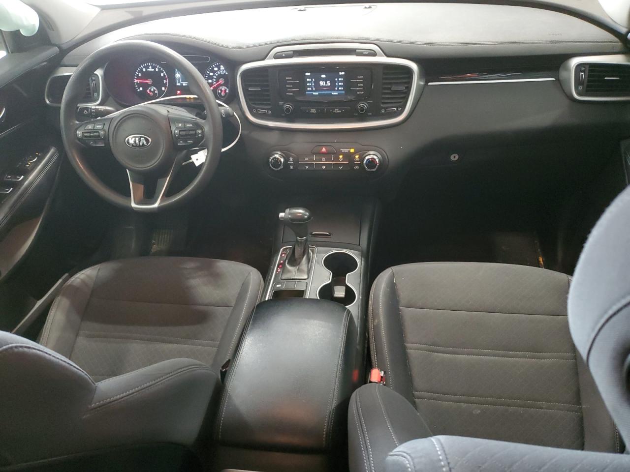 2017 Kia Sorento - Image 8