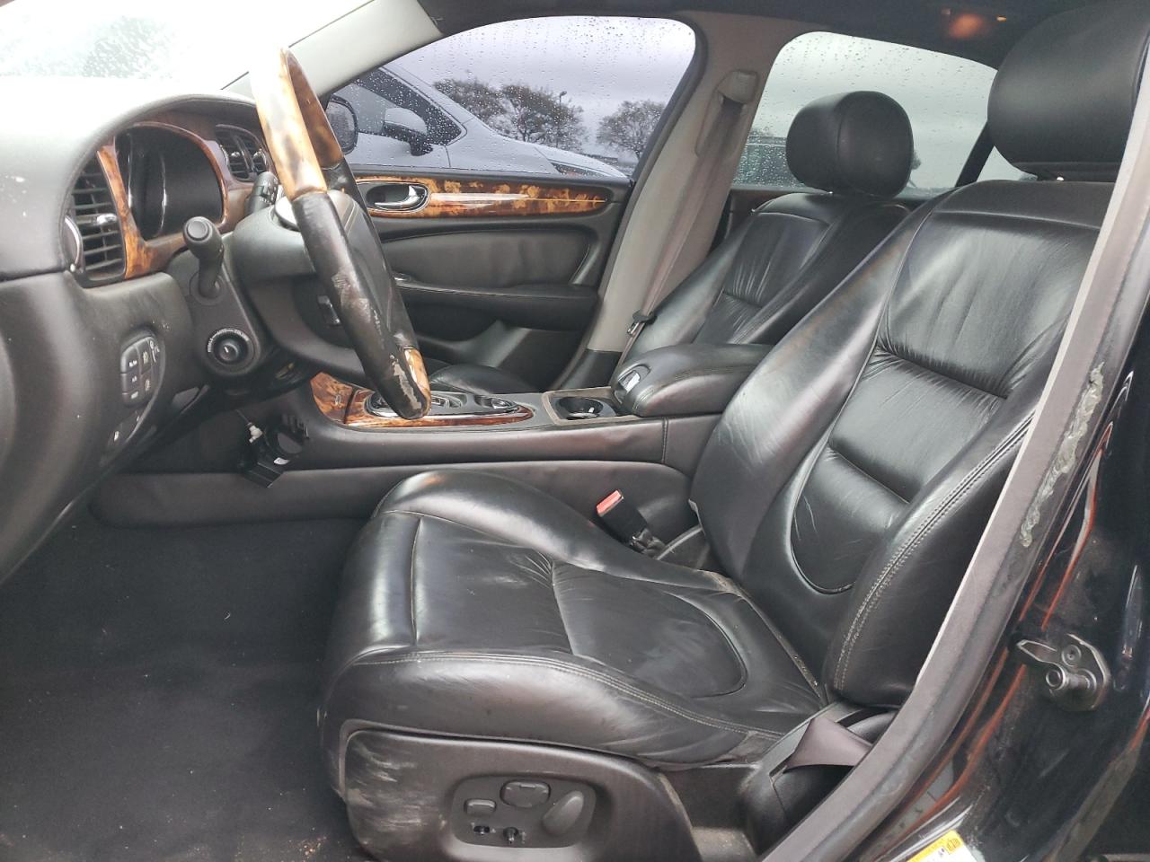 2004 Jaguar XJ - Image 7