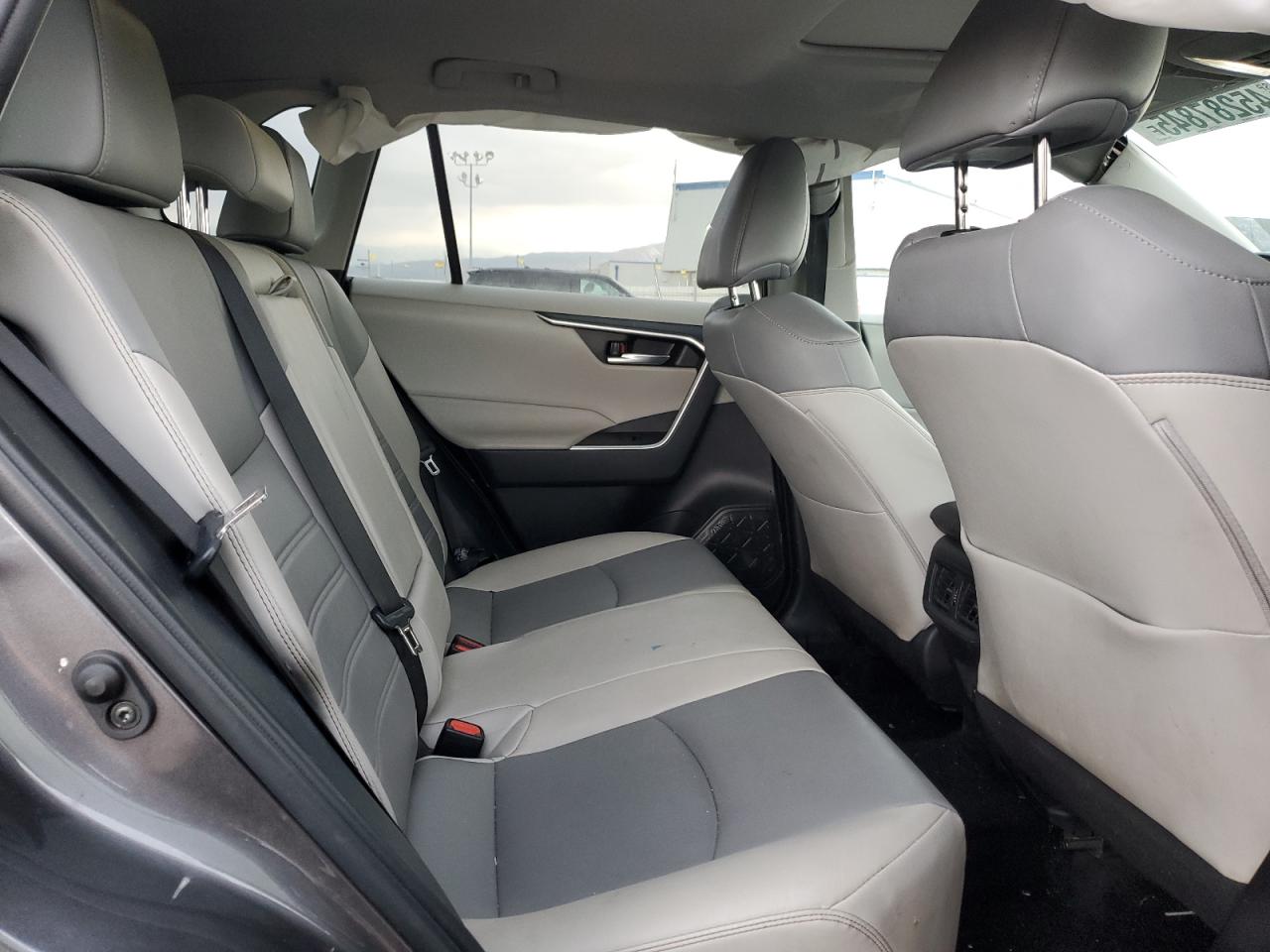 2022 Toyota RAV 4 - Image 11