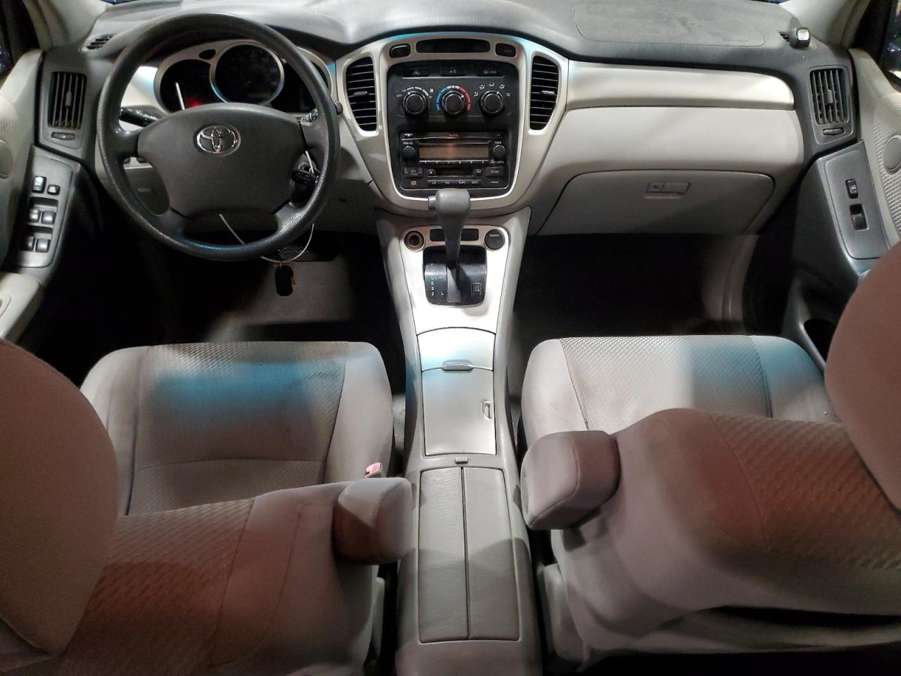 2004 Toyota Highlander - Image 8