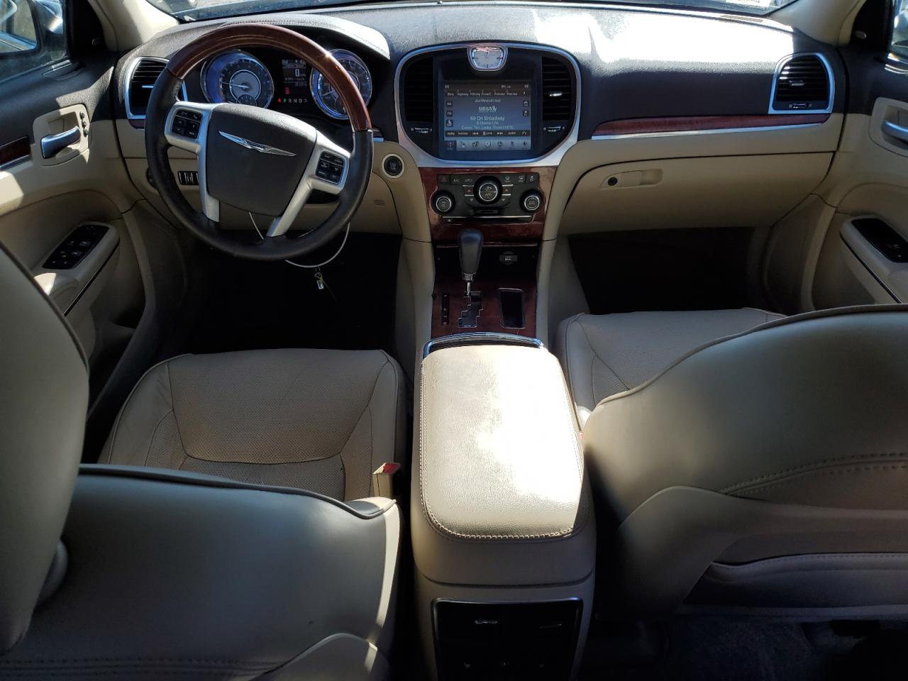 2011 Chrysler 300 - Image 8