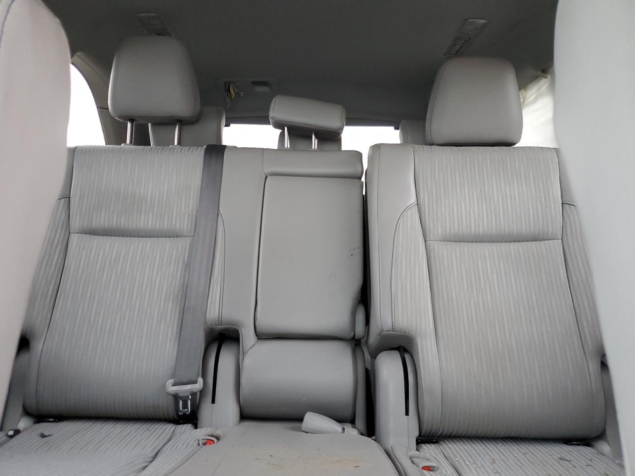 2019 Toyota Highlander - Image 10