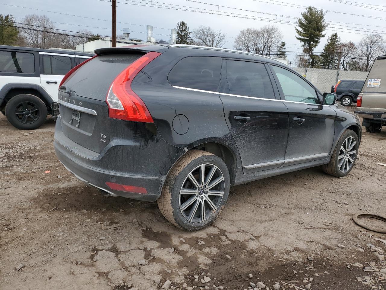 2017 Volvo XC60 - Image 3