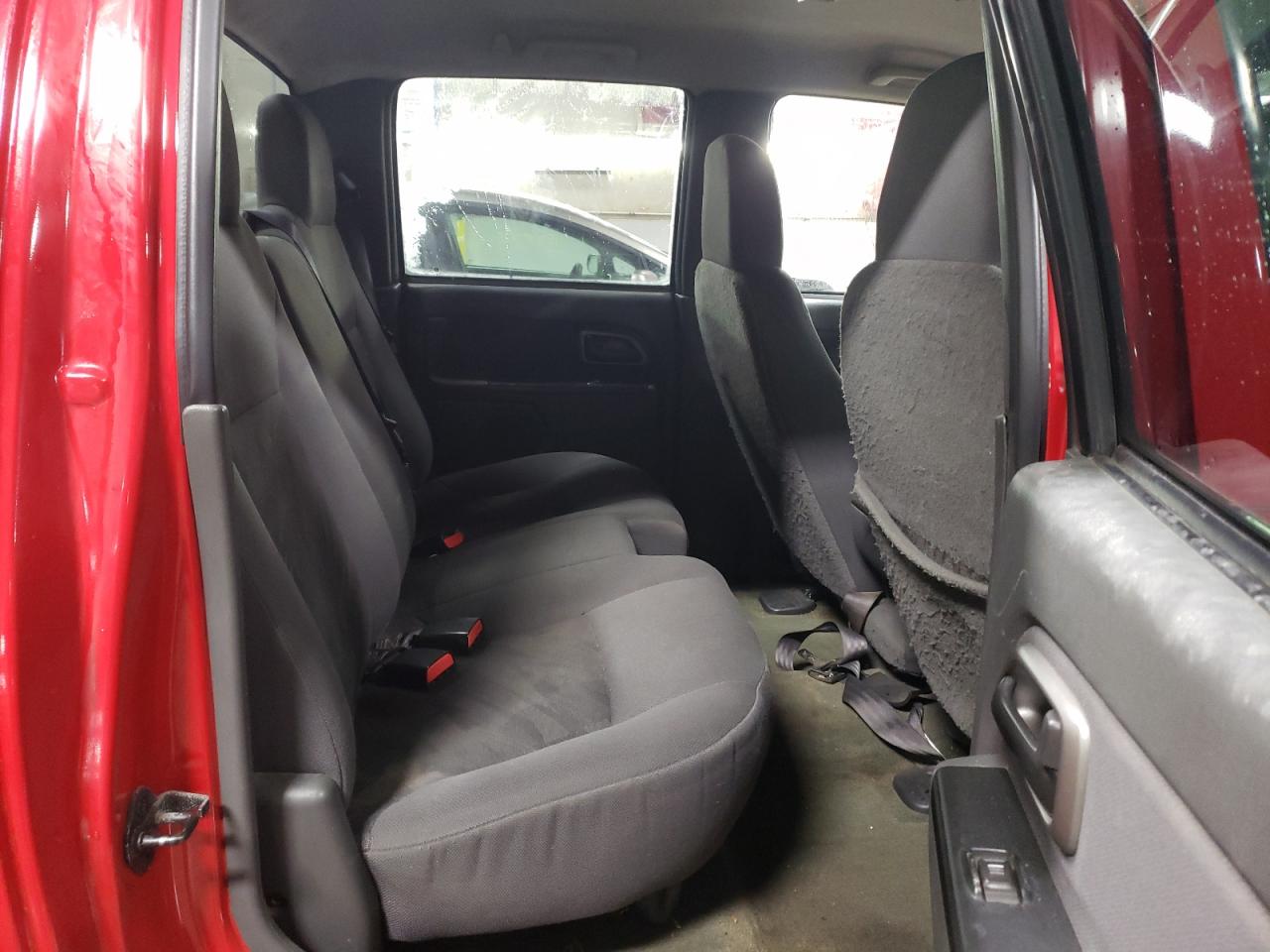 2004 Chevrolet Colorado - Image 10