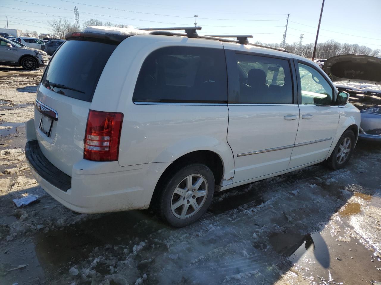 2010 Chrysler Town & Country - Image 3