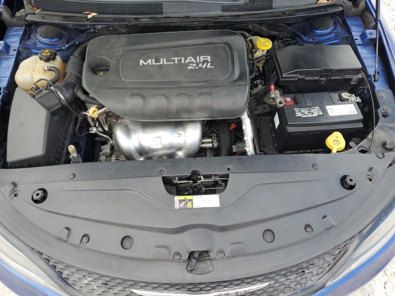 2015 Chrysler 200 - Image 11