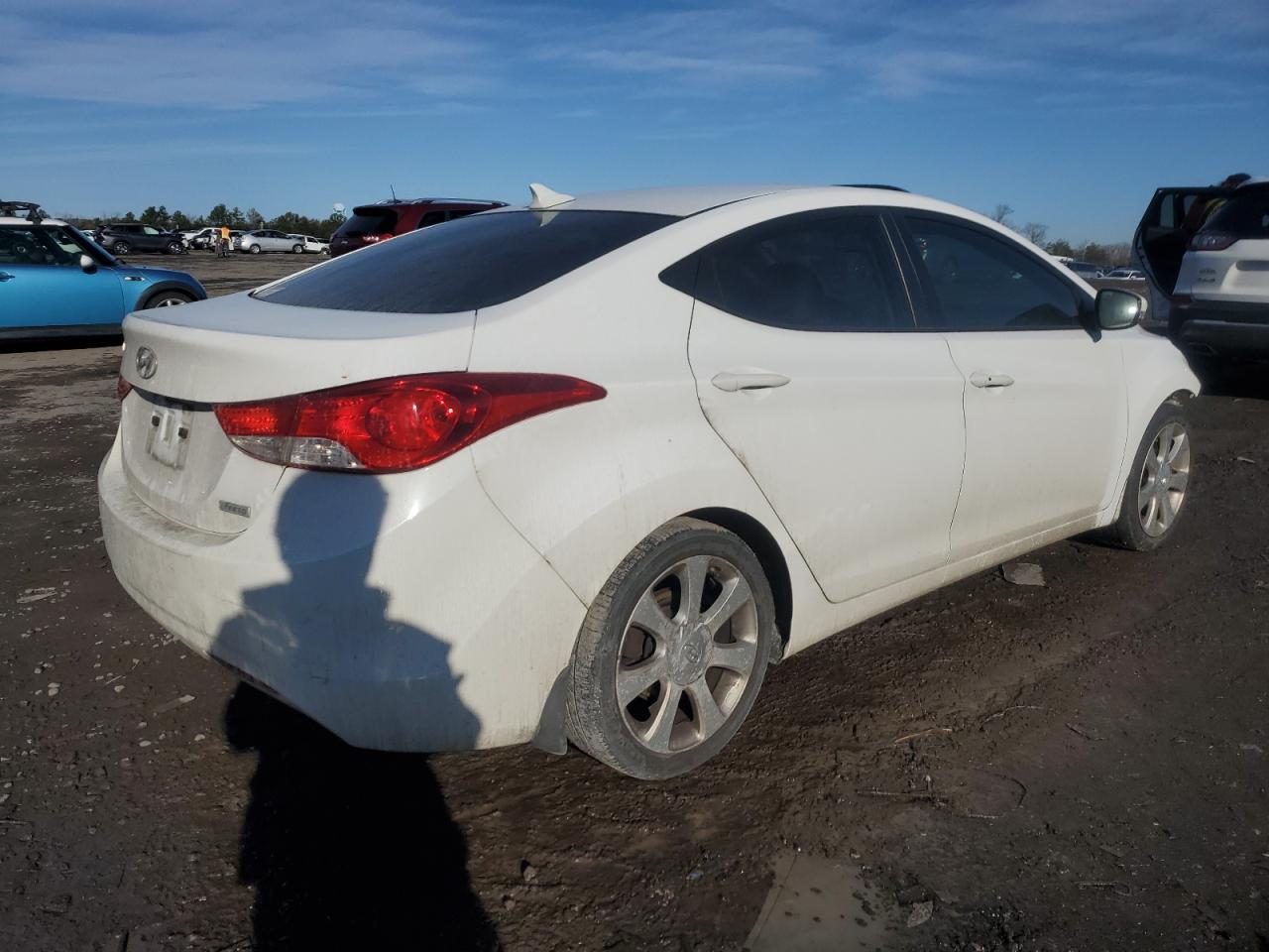 2013 Hyundai Elantra - Image 3