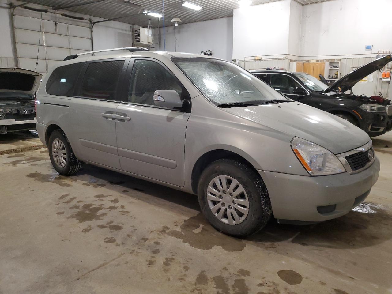 2012 Kia Sedona - Image 4