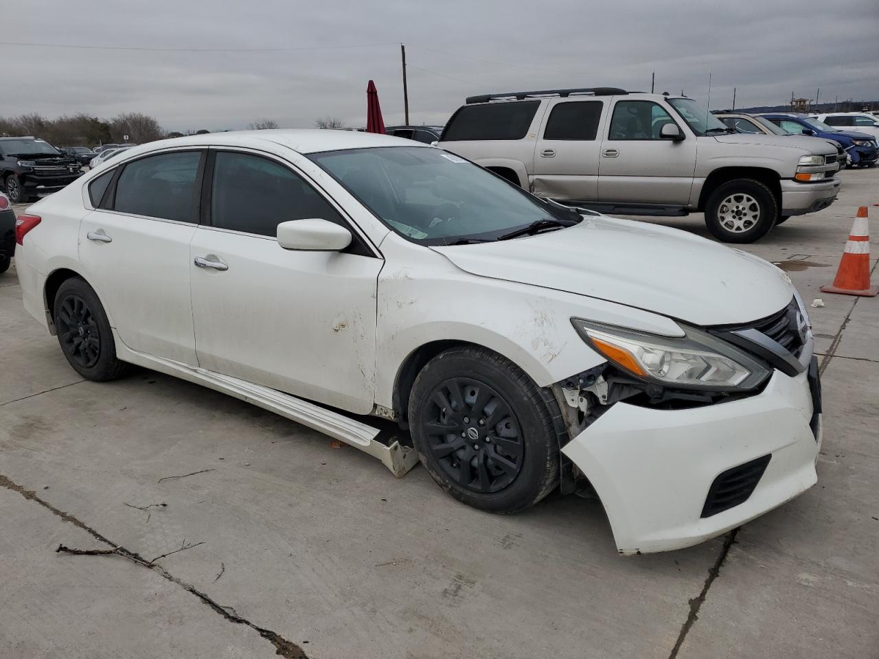 2017 Nissan Altima - Image 4