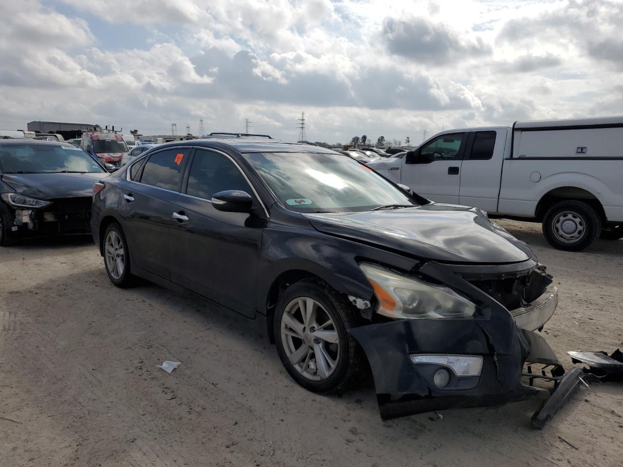 2015 Nissan Altima - Image 4