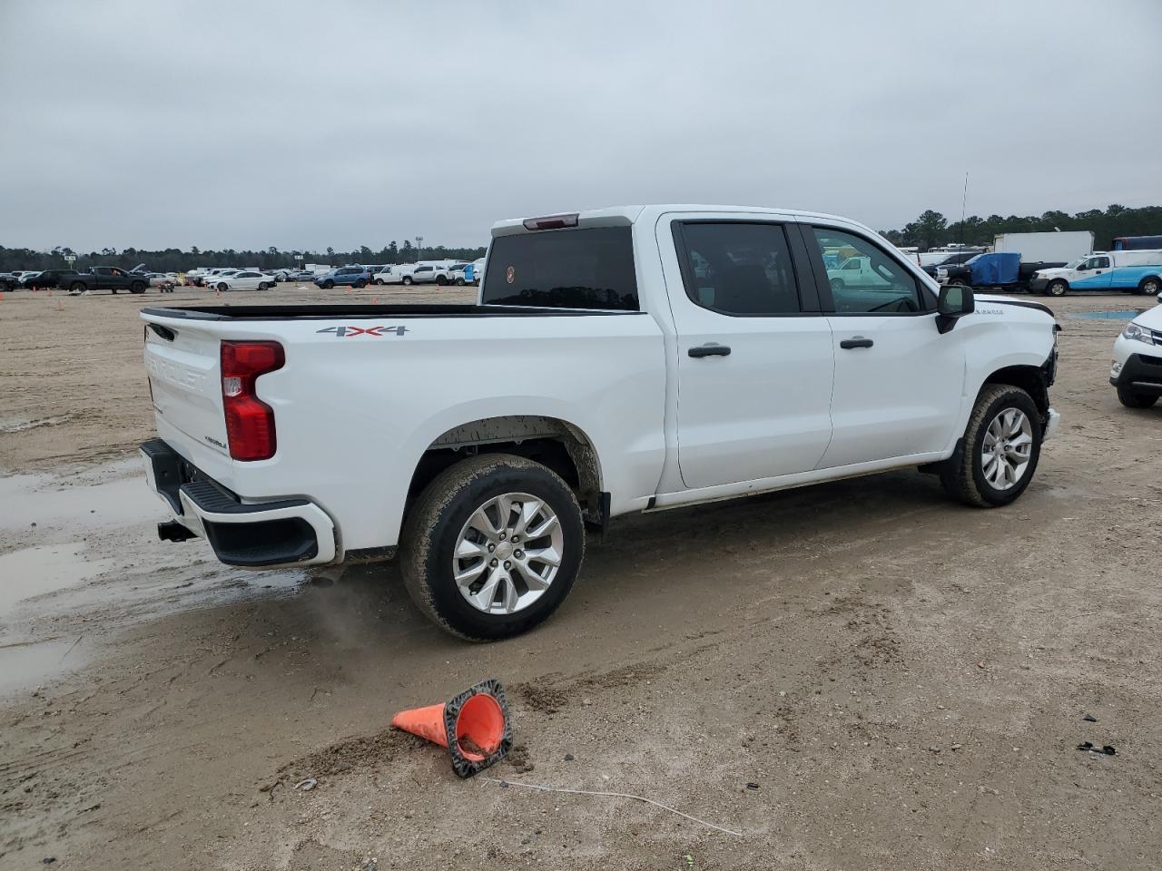 2022 Chevrolet Silverado - Image 3