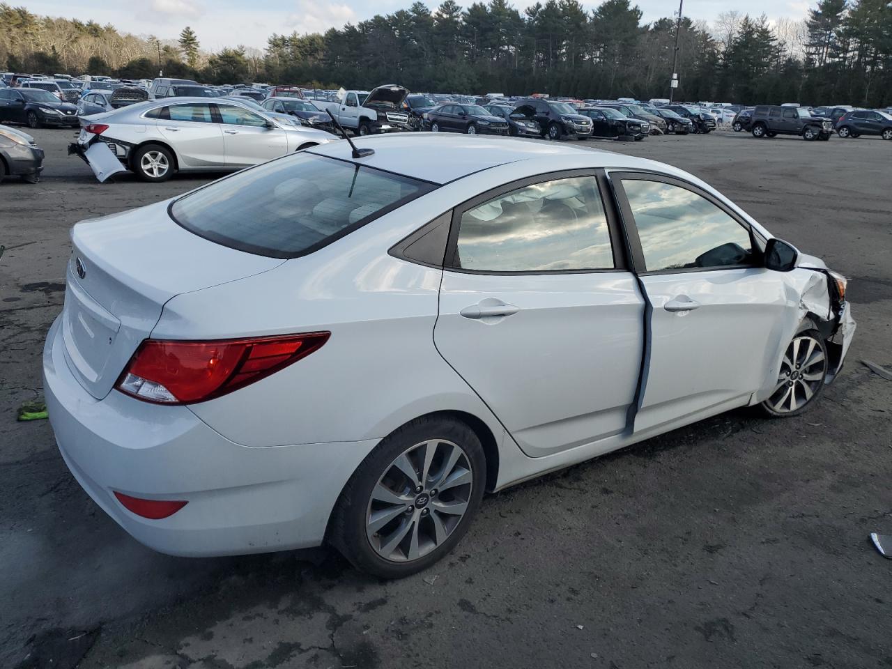 2017 Hyundai Accent - Image 3