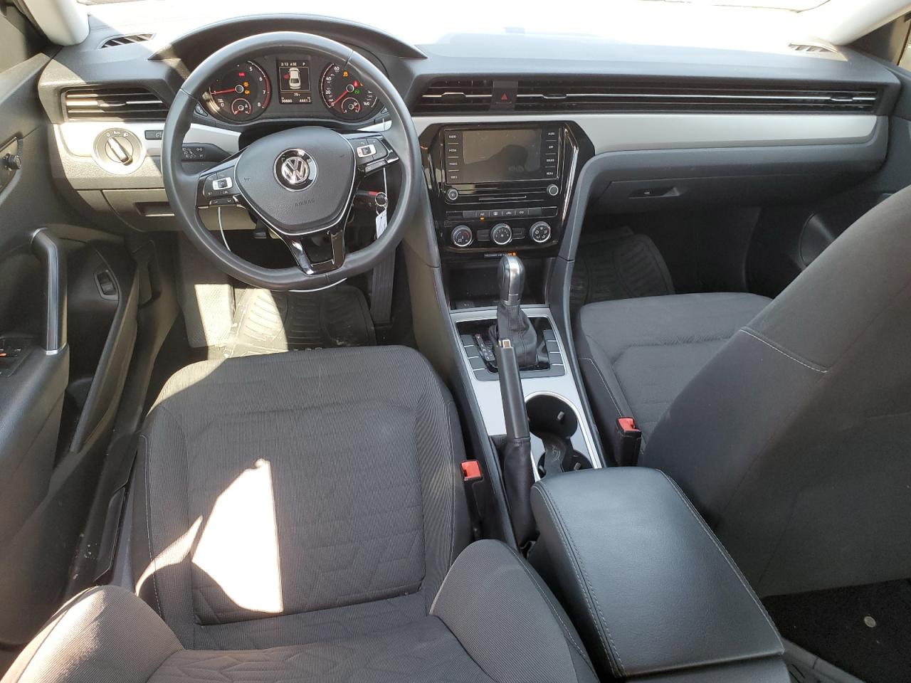 2021 Volkswagen Passat - Image 8