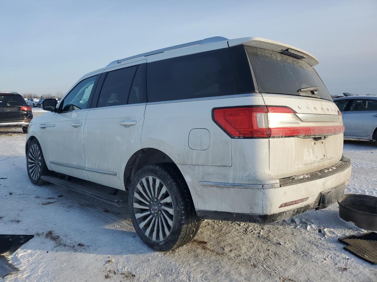 2021 Lincoln Navigator - Image 2